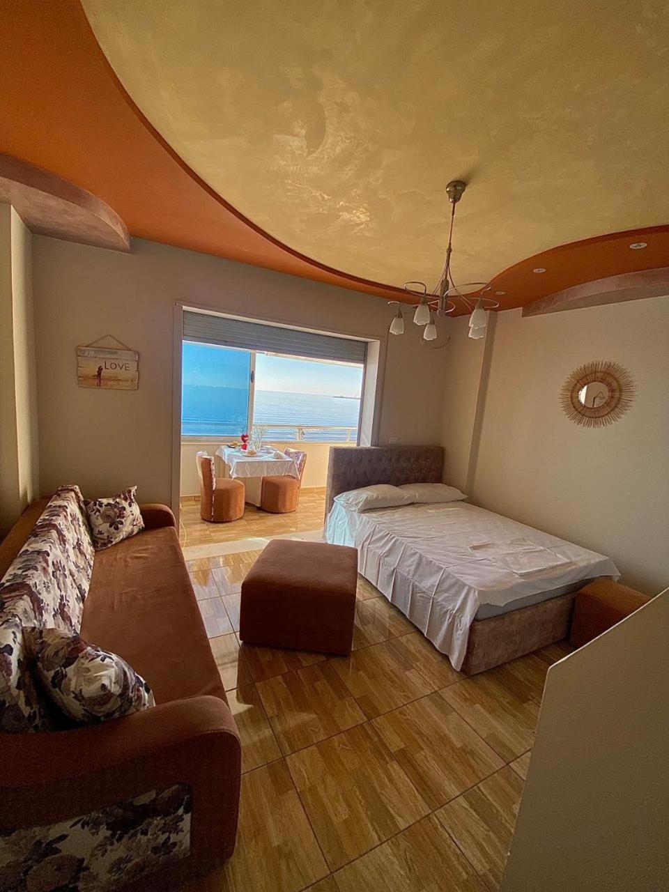 Cozy Beachfront Room Durrës Kültér fotó