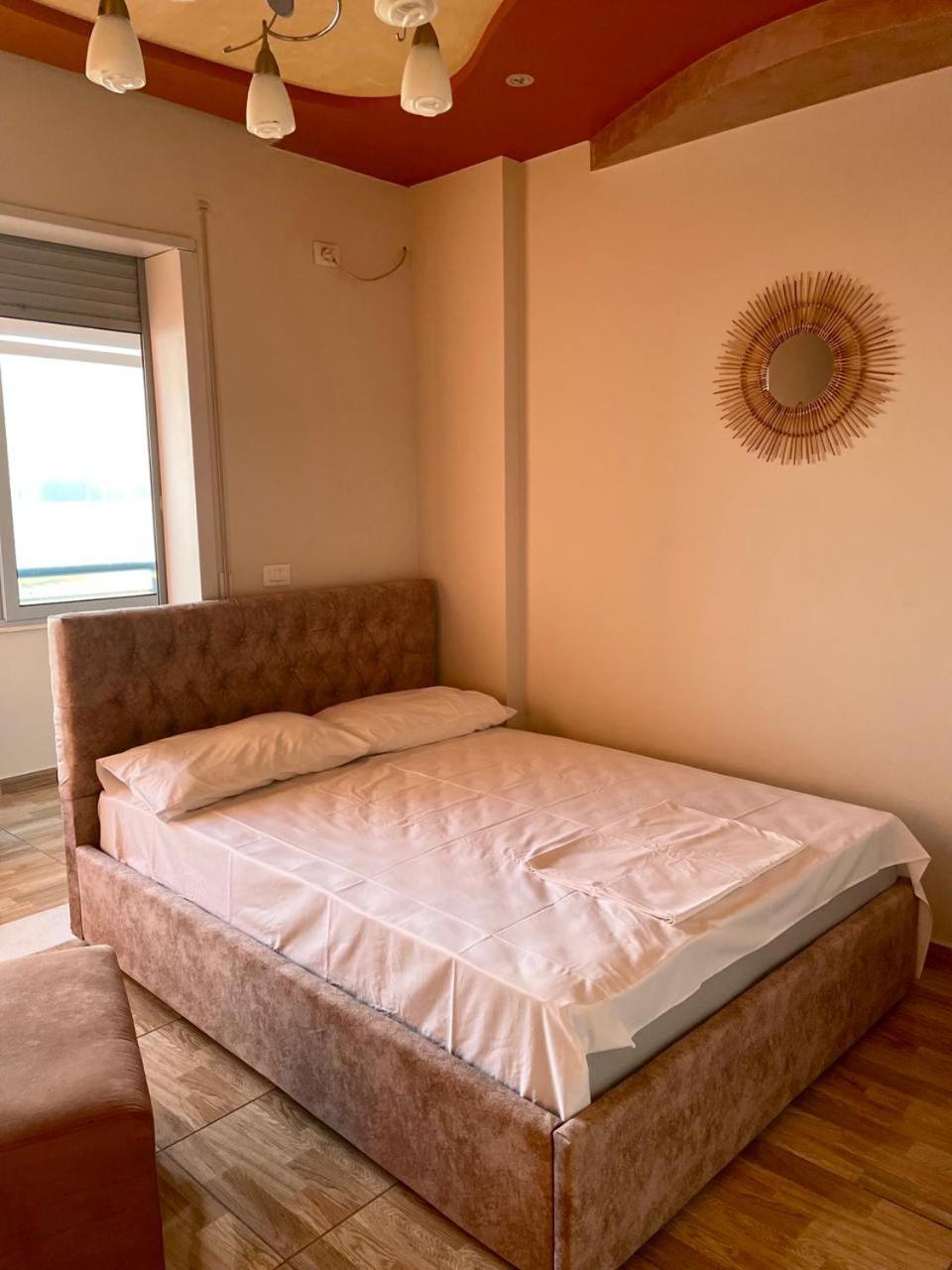 Cozy Beachfront Room Durrës Kültér fotó