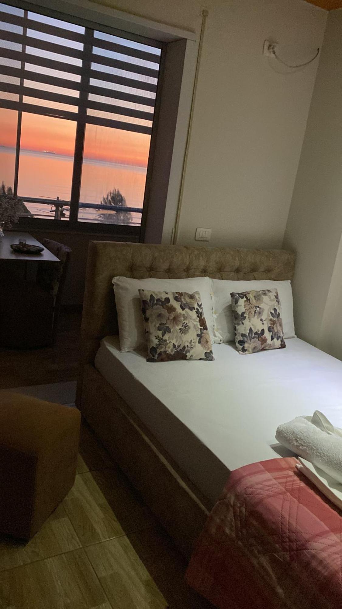 Cozy Beachfront Room Durrës Kültér fotó